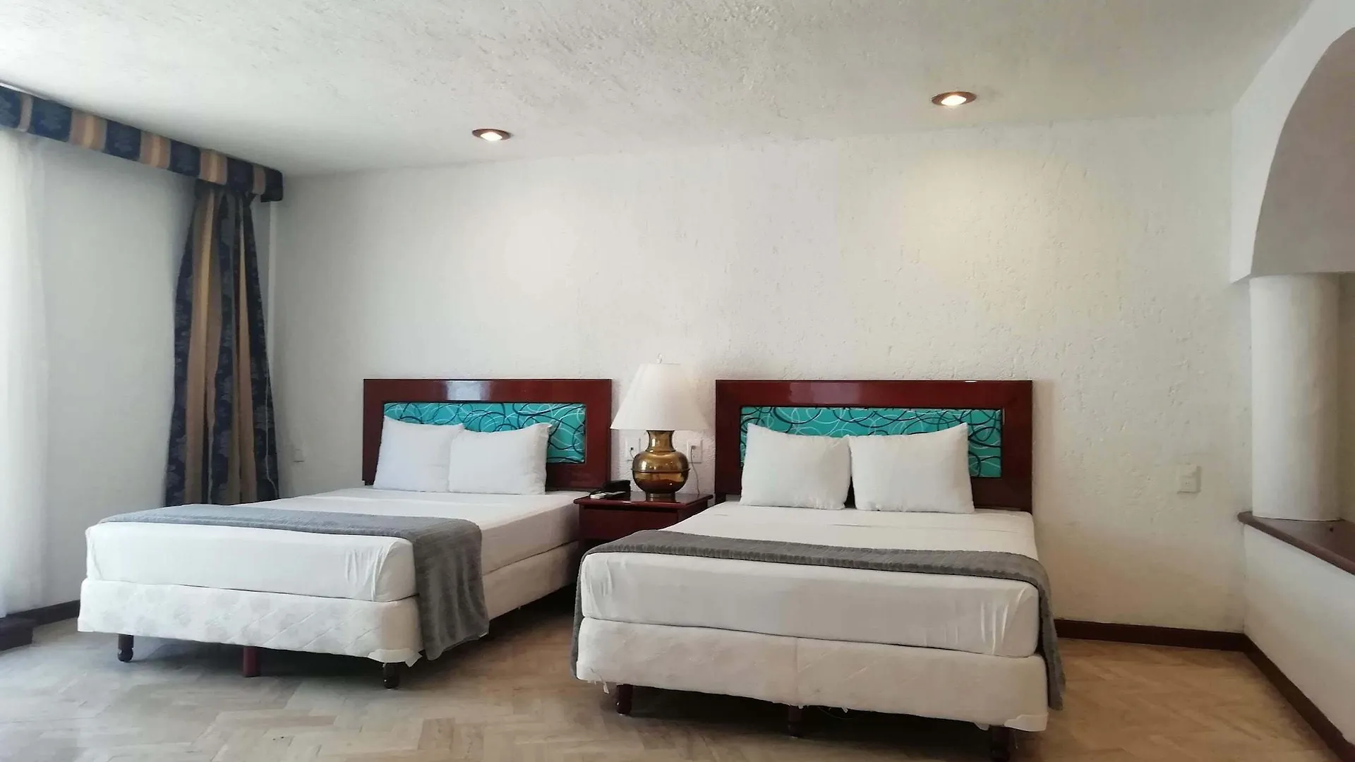 Suites Costa Blanca Cancun