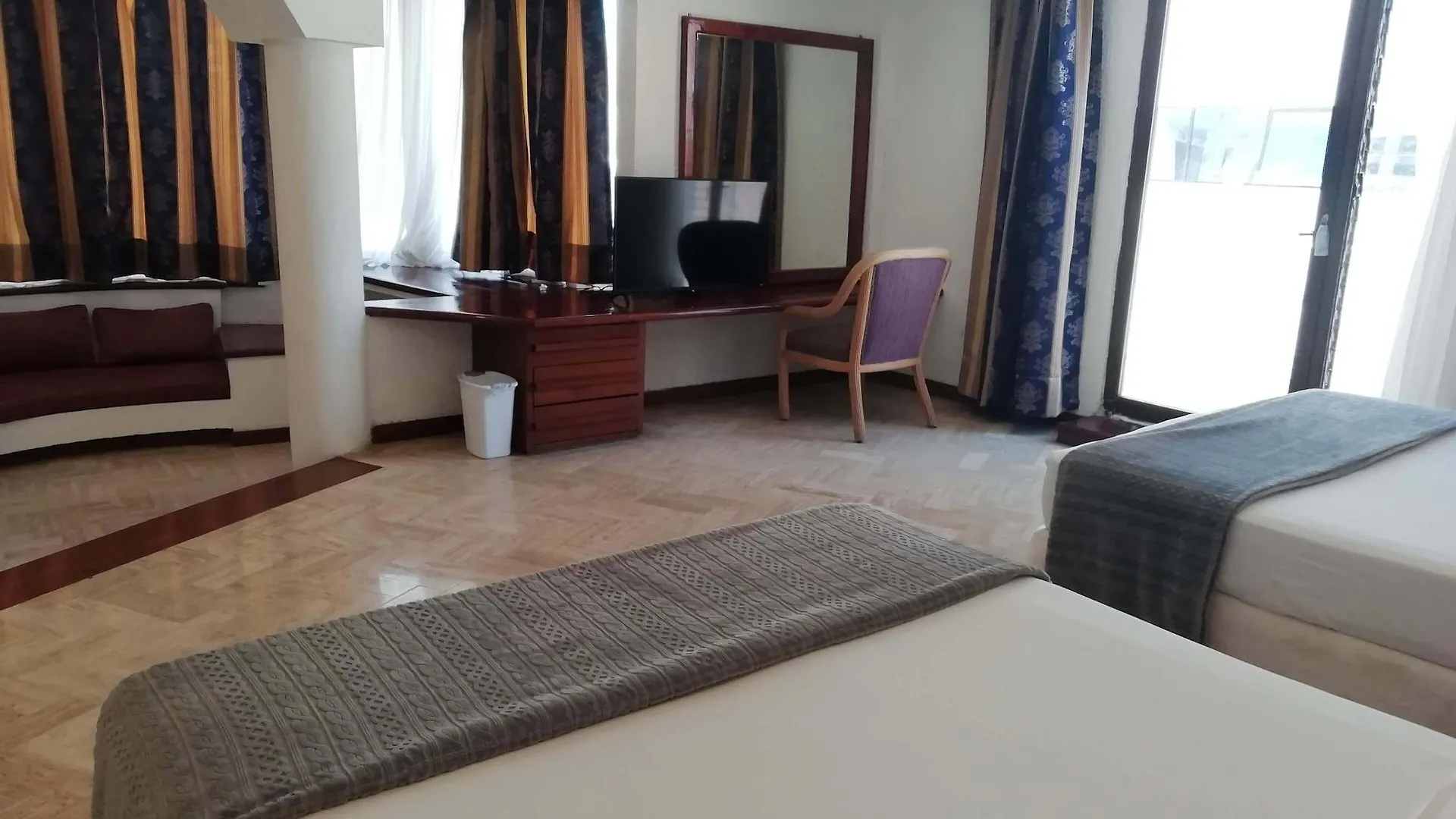 Hotel Suites Costa Blanca Cancun