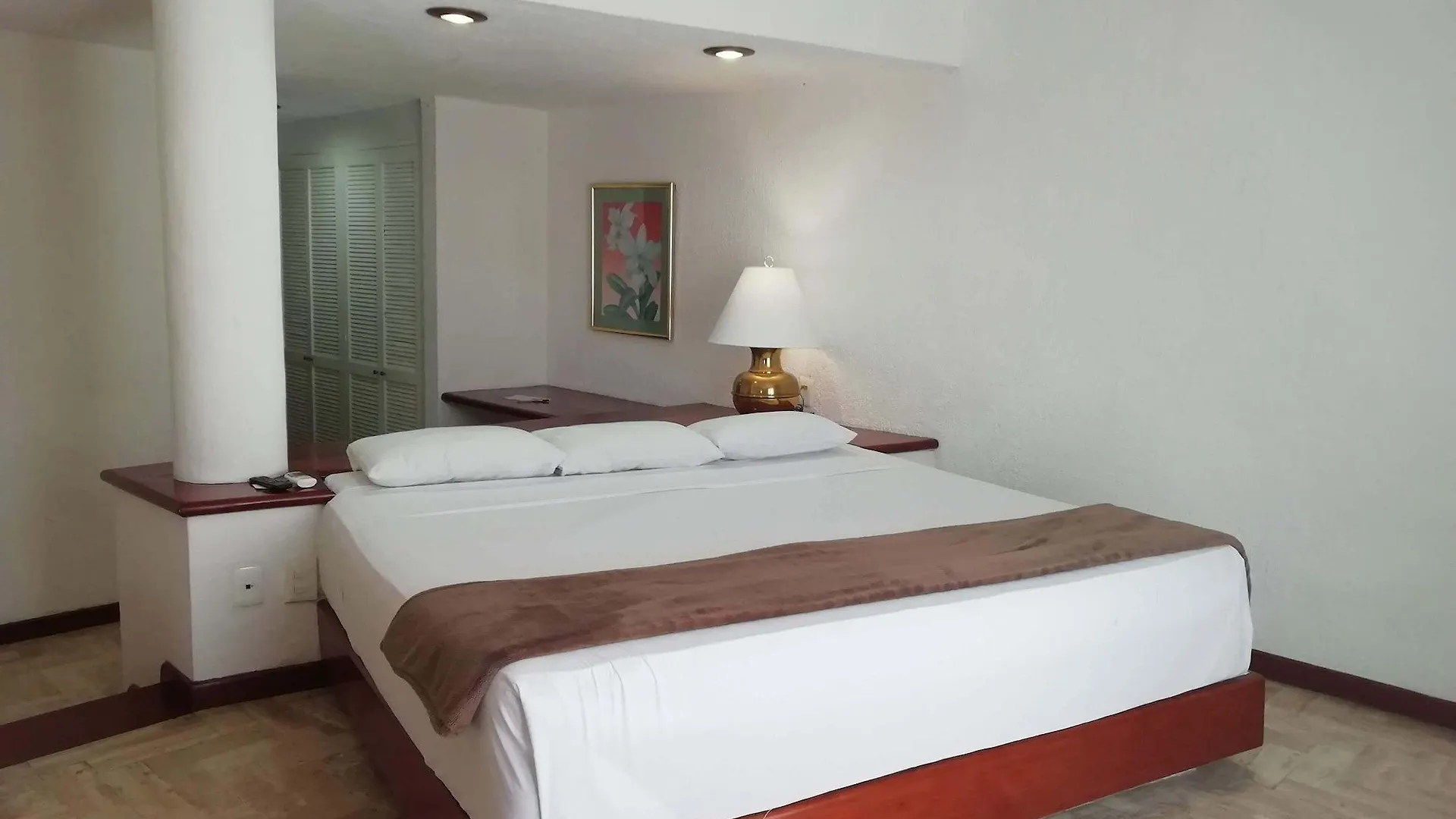 *** Hotel Suites Costa Blanca Cancun Mexico