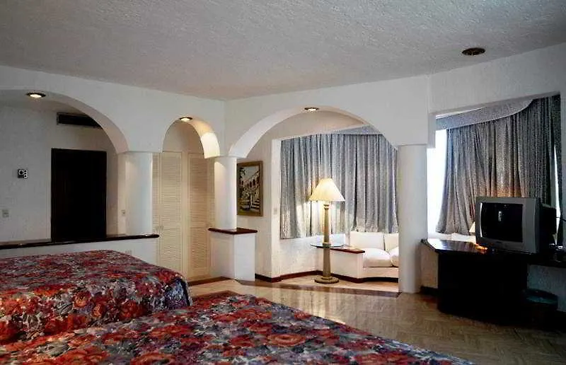 Suites Costa Blanca Cancun Hotel