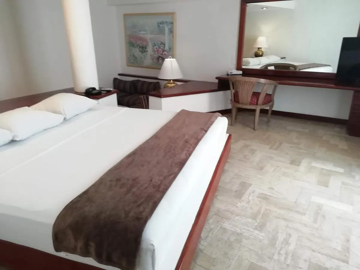 Suites Costa Blanca Cancun 3*,