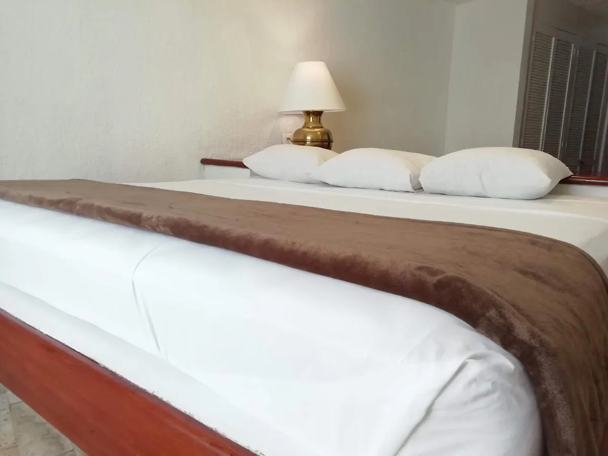 Hotel Suites Costa Blanca Cancun
